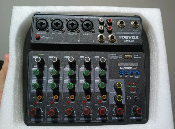 Mesa DEVOX DMX-06 + Microfone LE SON SM 58 P4 + CABO DE MIC GRANDE (Oportunidade única)