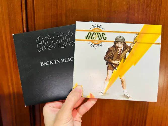 CDS AC/DC Back in Black e High Voltage