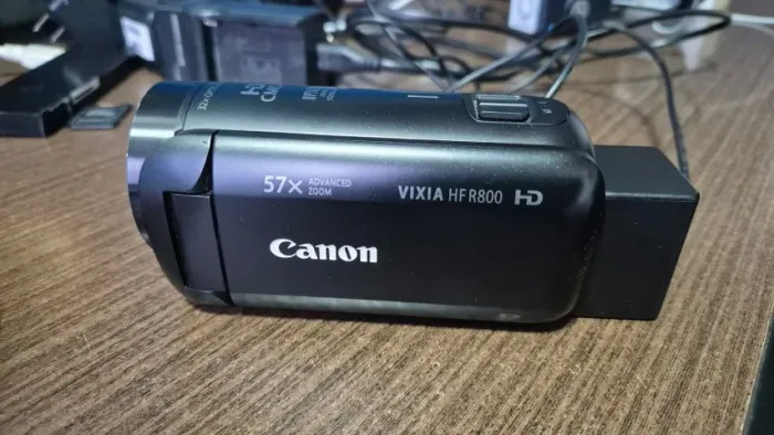 Câmera Canon Hf R800 Filmadora Full Hd Hdmi Microfone, Fones