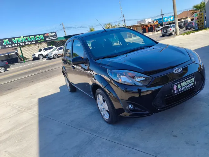 Ford Fiesta SE 1.6 8V Flex 5P 2014