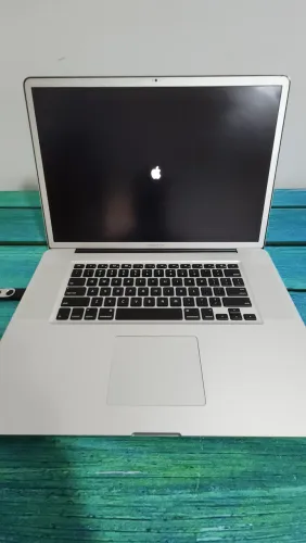 *Defeito* Macbook Pro 17 Polegadas 2011 8GB 128GB SSD A1297 Nao Iniciia