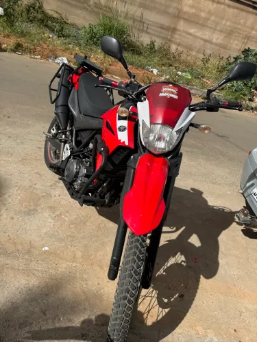 Moto Xt