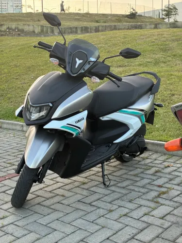 Yamaha ZR HÍBRIDA 125