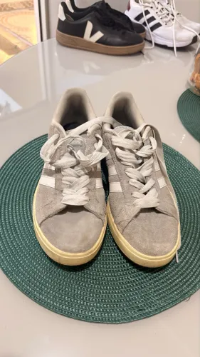 Tênis casual adidas 