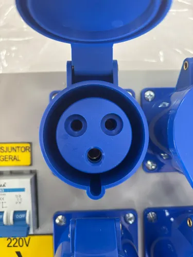 Quadro Robozinho Tomada Steck