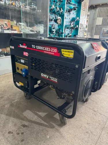 Gerador de Energia a Gasolina Toyama TG12000CXE3-230