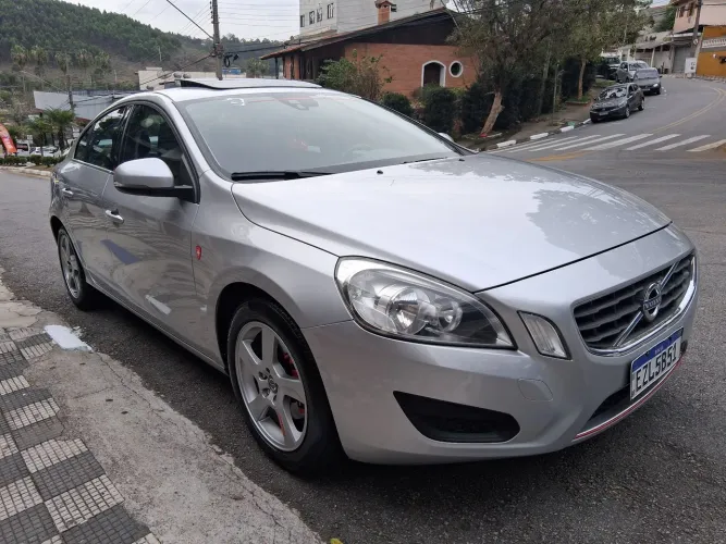 Volvo S60 T-4 1.6 180cv 4P 2012