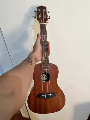 Ukulele 23K Tagima