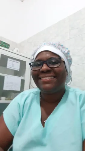 Serviços de cuidadora e técnica de enfermagem