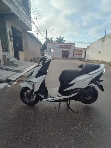 Vendo moto Honda Elite - 2022 automática 