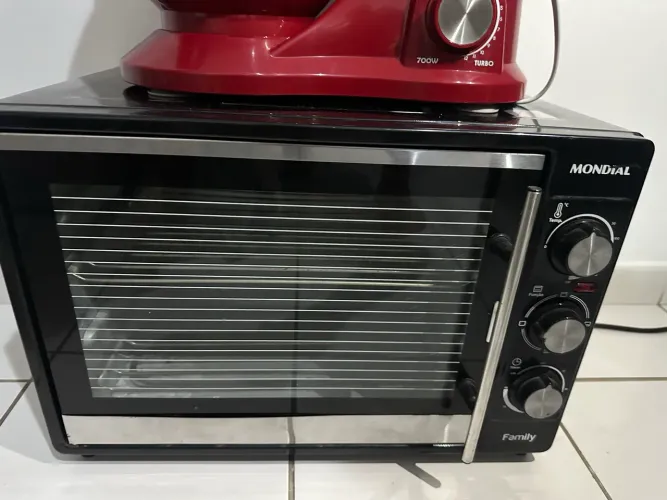 Forninho usado + batedeira sem uso grátis