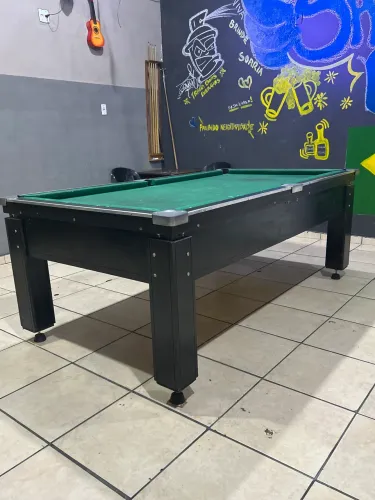 Mesa de bilhar com ficheiro