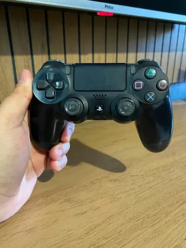 Controle original de PlayStation 4