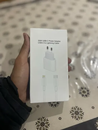 Carregador de iPhone, novo na embalagem