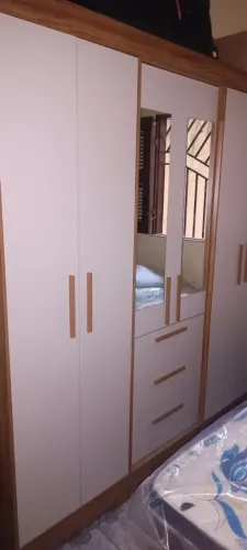 Guarda roupas 4 portas novo