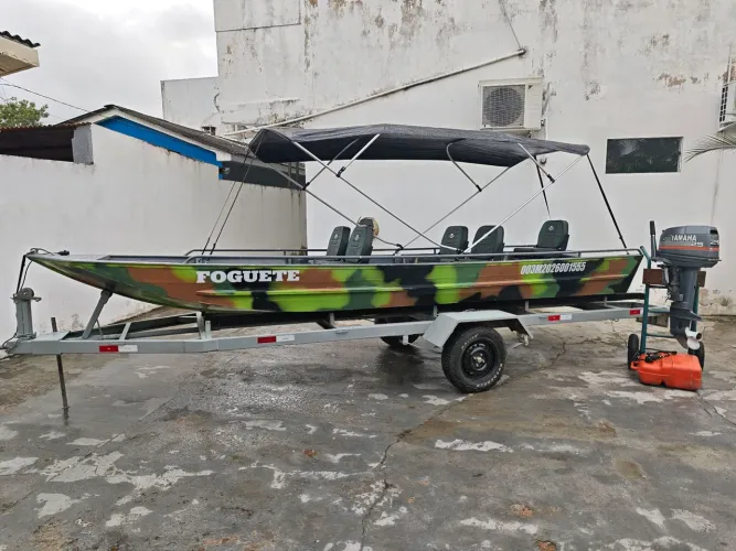 Kit Barco de 6 metros + 5 bancos + Motor Yamaha 25hp + Carretinha