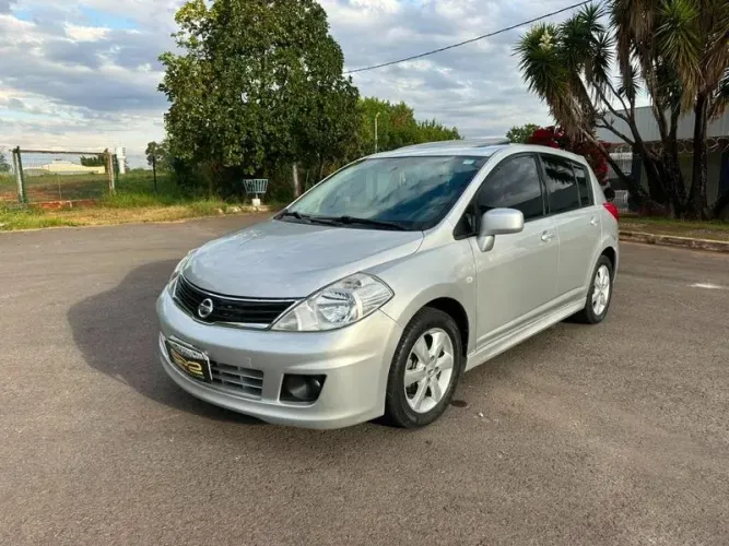 Nissan Tiida S 1.8/1.8 Flex 16V Aut. 2012