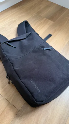 Mochila track and field impecável