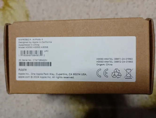 Apple Airpods 4 com estojo de recarga USB-C 