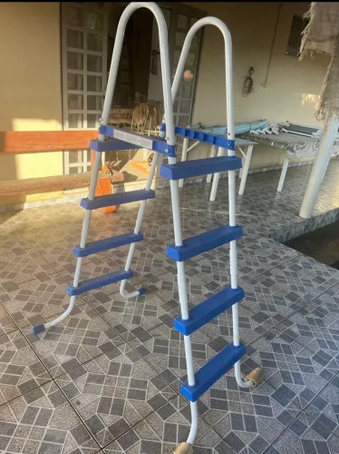 Escada dupla para piscina