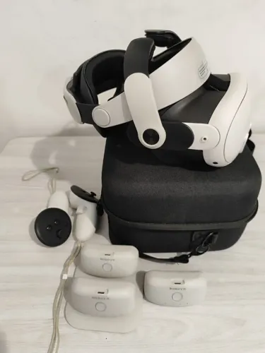 Meta Quest 3 + BoboVR + 3 baterias 5200mAh com base carregadora