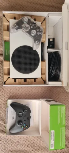 Xbox Series S Usado - 3 Controles
