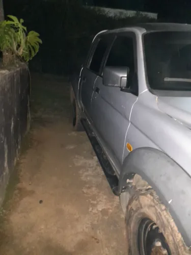 Mitsubishi L200 GL 2.5 4X4 CD Diesel 2010