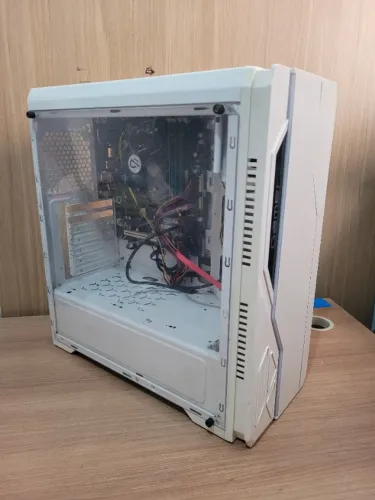 CPU Core i3, 8GB RAM