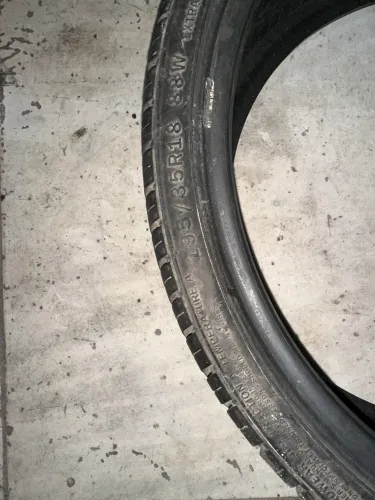 Pneu perfil baixo 195/35 R18