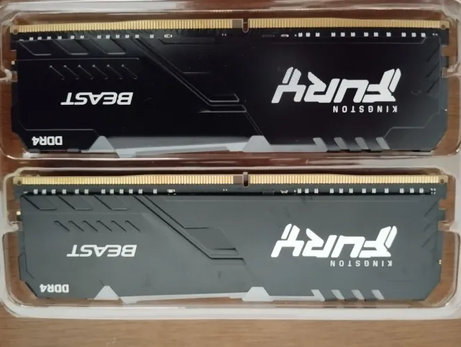 Memória RAM Kingston Fury Beast DDR4 (RGB) 2x8 3200mhz