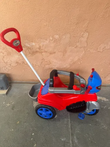 Triciclo infantil