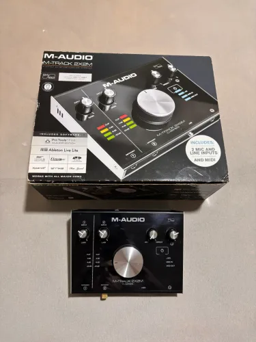 Interface de áudio M-Audio M-Track 2x2M