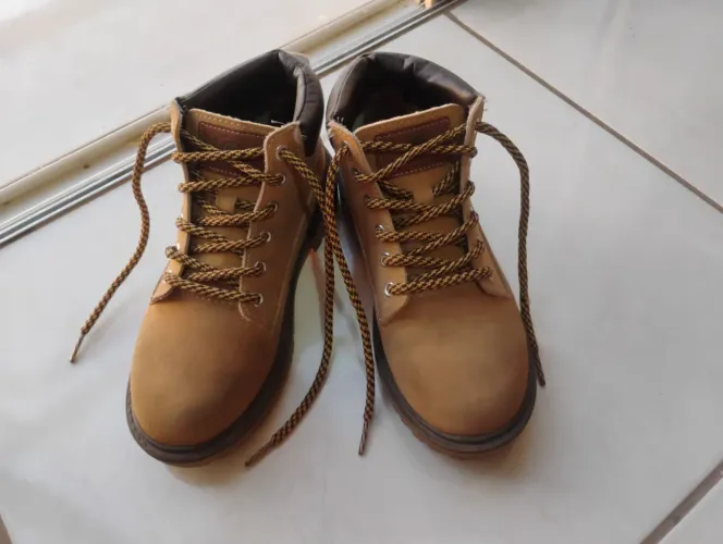 Bota Molekinho Marrom