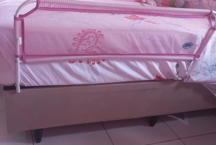 Grade de proteção para cama 