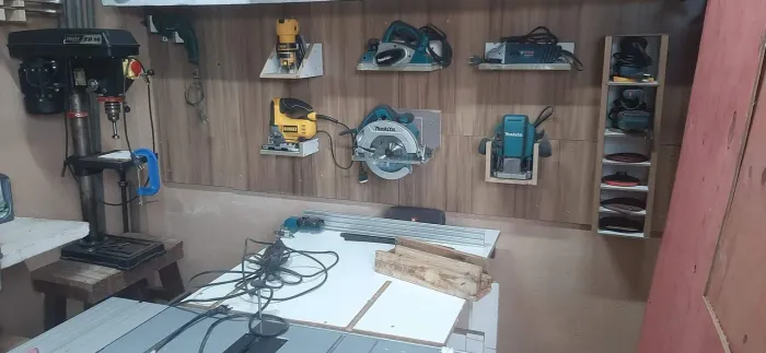 Oportuni Única Mini marcenaria hobby pra fazer móveis serra de bancada makita e muito mais
