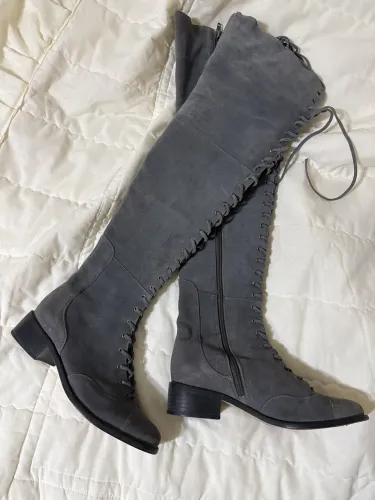 Bota cano alto Luiza Barcellos
