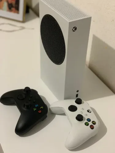 xbox series s dois contrrole - aceito trocas por pc gamer iphone 14 pro pa cima etc