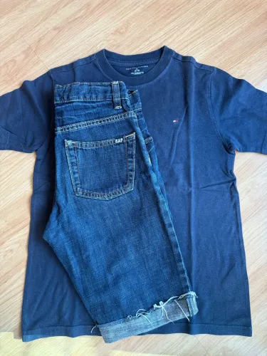 Bermuda jeans Gap camiseta Tommy Hilfilger 8 anos