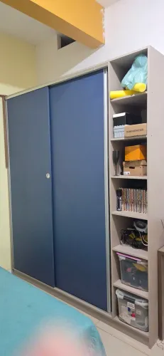 VENDO ROUPEIRO EM MDF USAFO MAS EM PERFEITO ESTADO DE CONSERVAÇÃO.