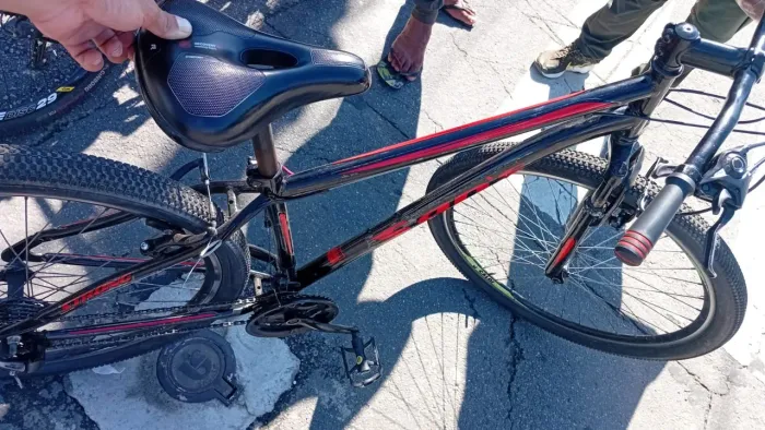 Bike aro 29 semi nova boa pra entrega