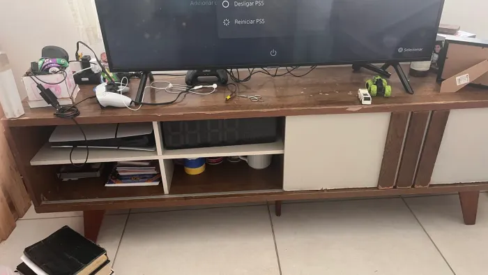 mesa, sofá e rak