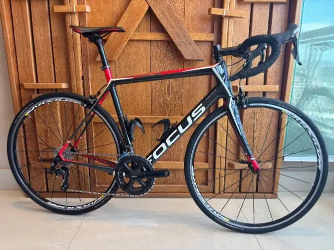 Bicicleta Road Focus Cayo Carbono L