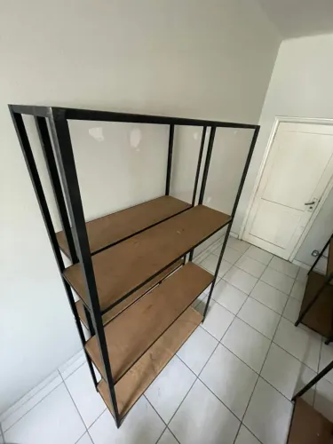 Estante Estilo Industrial - Ferro e Madeira - Alta Resistência