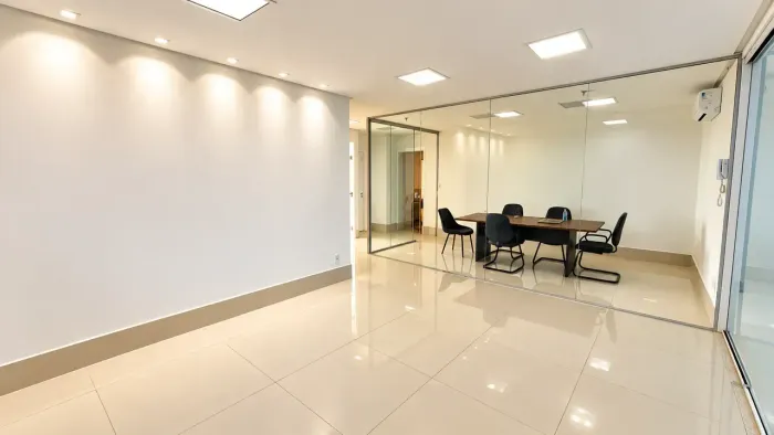 Sala comercial de 110 m² com vista panorâmica para venda ou aluguel