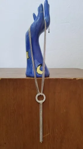 Colar longo gravatinha, com franja em cascata