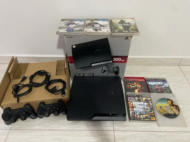 PS3 Slim na caixa 320gb 7 jogos e 2 controles