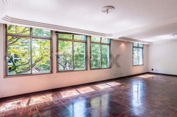 Apartamento á venda na Rua São Carlos do Pinhal, 441, 2