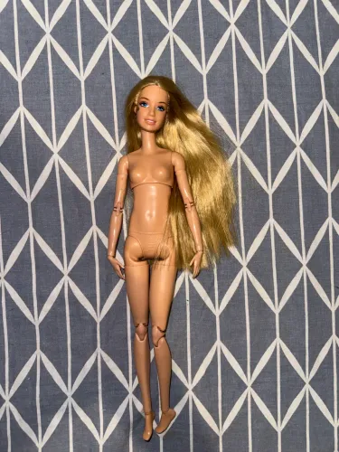 Boneca Barbie made to move