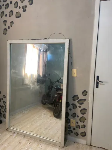 Vendo espelho.