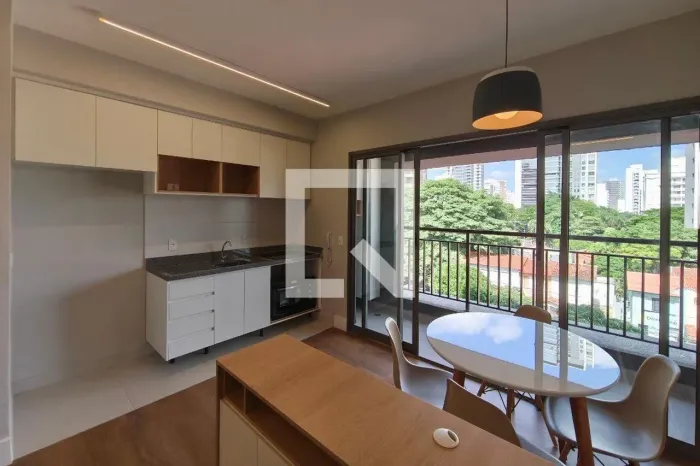 APARTAMENTO RESIDENTIAL em Campinas - São Paulo, Cambuí